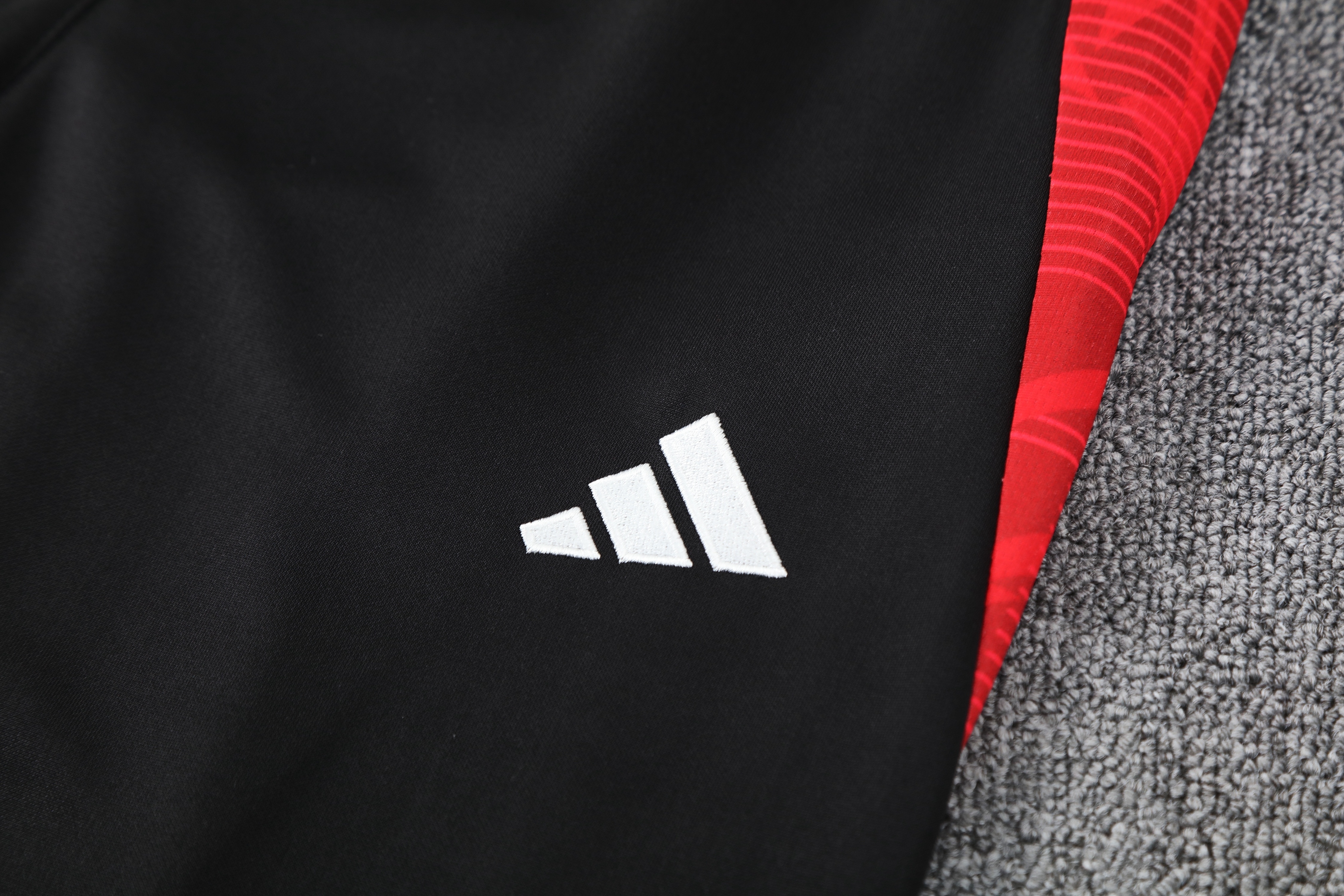 2025-2026 Manchester United hoodie kit for theseason