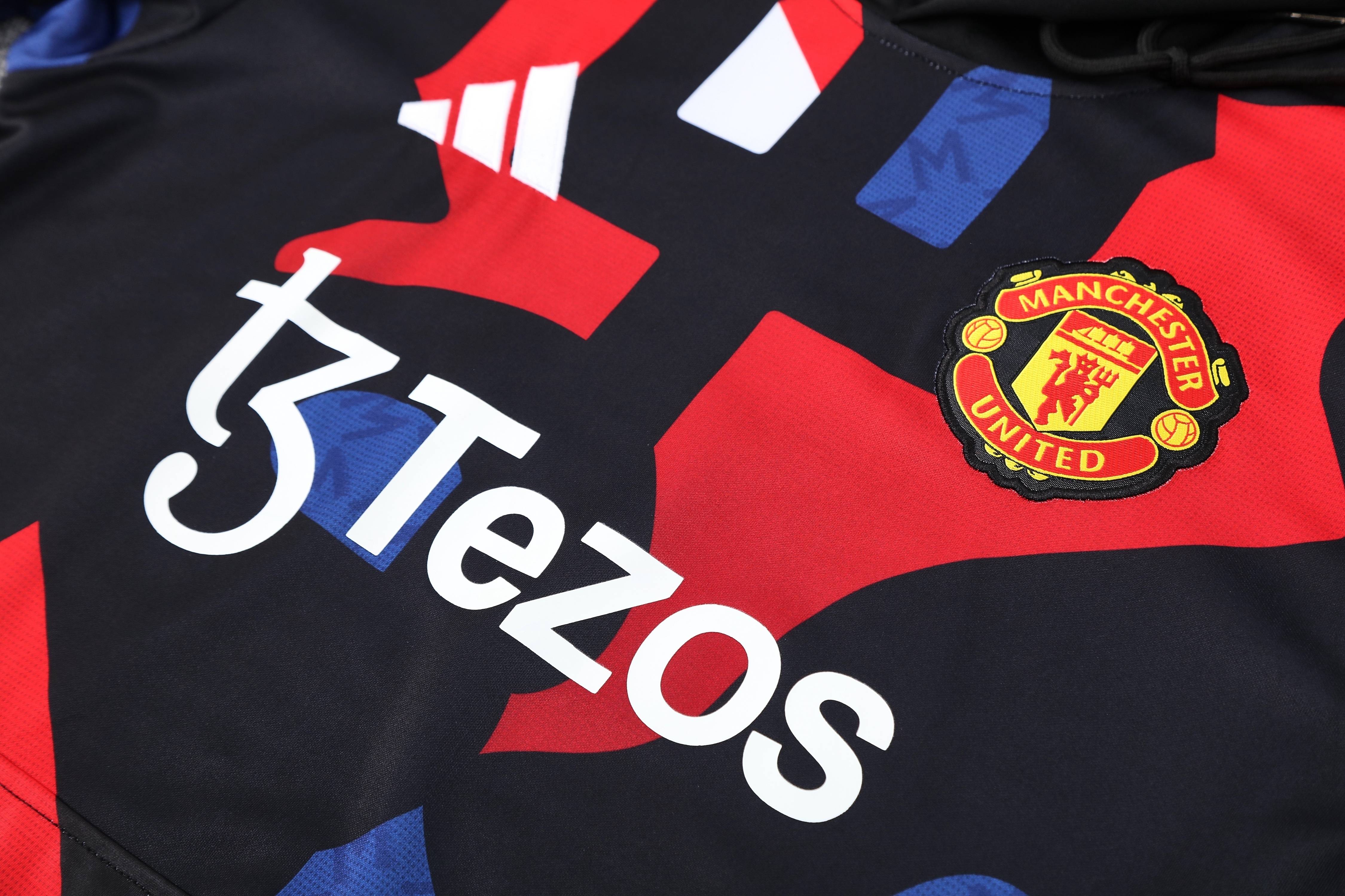 2025-2026 Manchester United hoodie kit for theseason