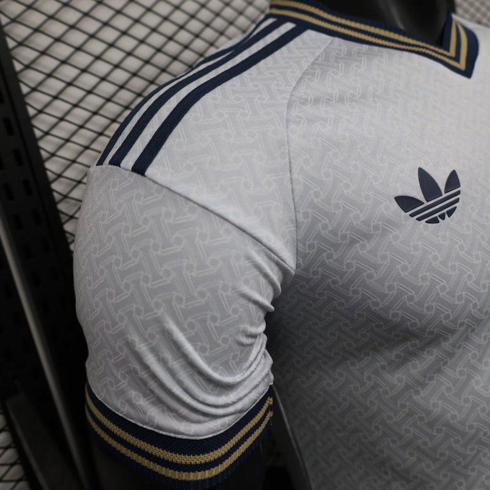 2026 World Cup Italy away football jersey/player version