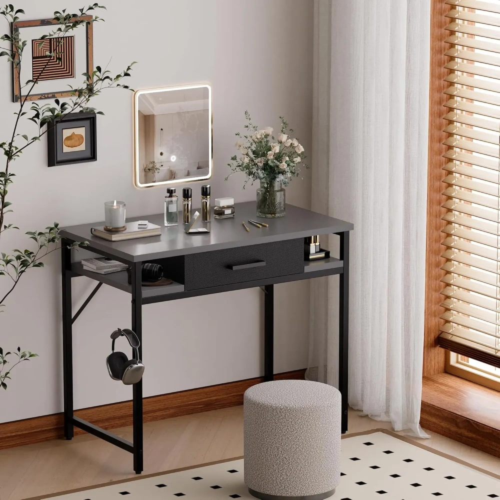 Escritorio compacto para computadora de 32 pulgadas con cajón y estantes — Mesa de estudio gris para dormitorio