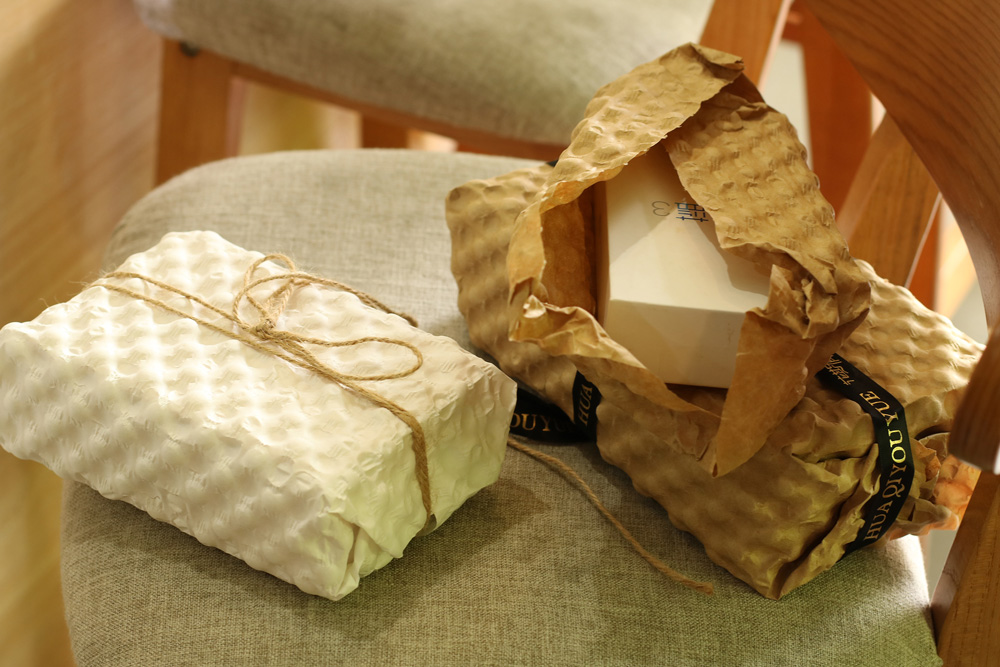 Bagaimana Memilih Pembungkusan Kusyen Kertas yang Tepat untuk Barangan Anda?