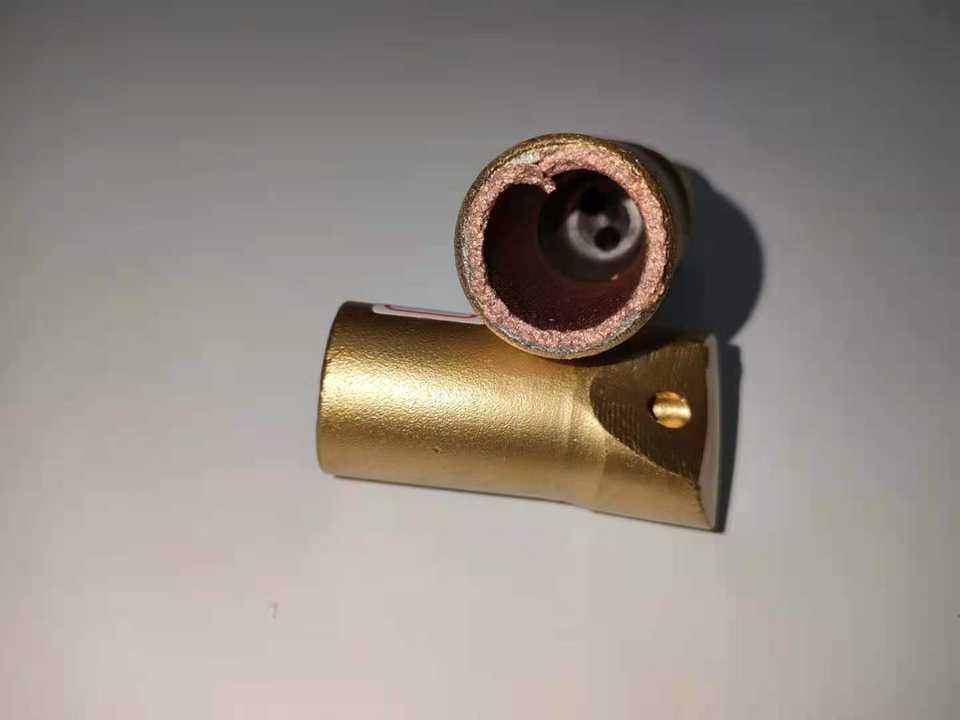 Tapered chisel bits