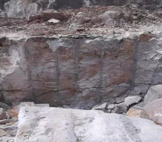 Cracking Powder and Rock Breaking Their Effect Pictures1