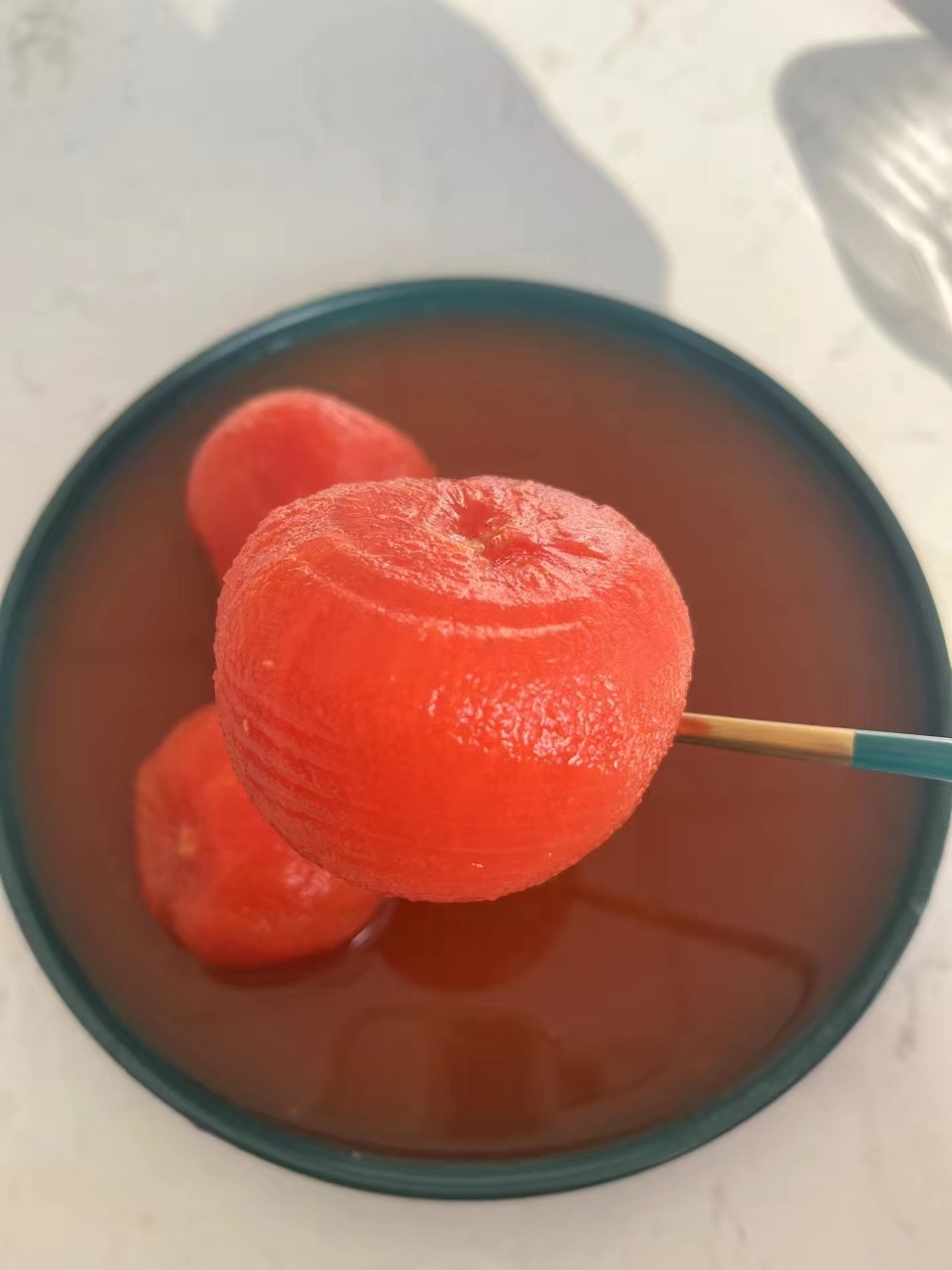 Canned peeled tomato whole