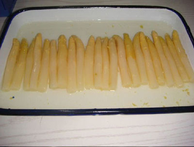 Canned white Asparagus