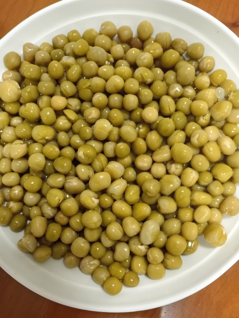 Canned green peas