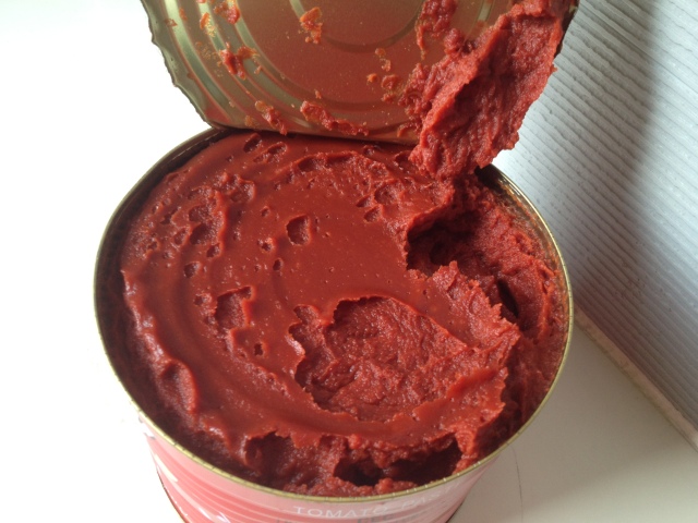 Canned tomato paste