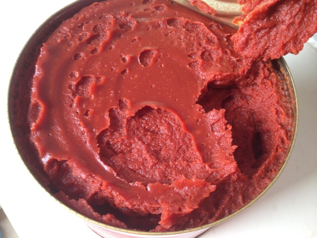 Canned tomato paste