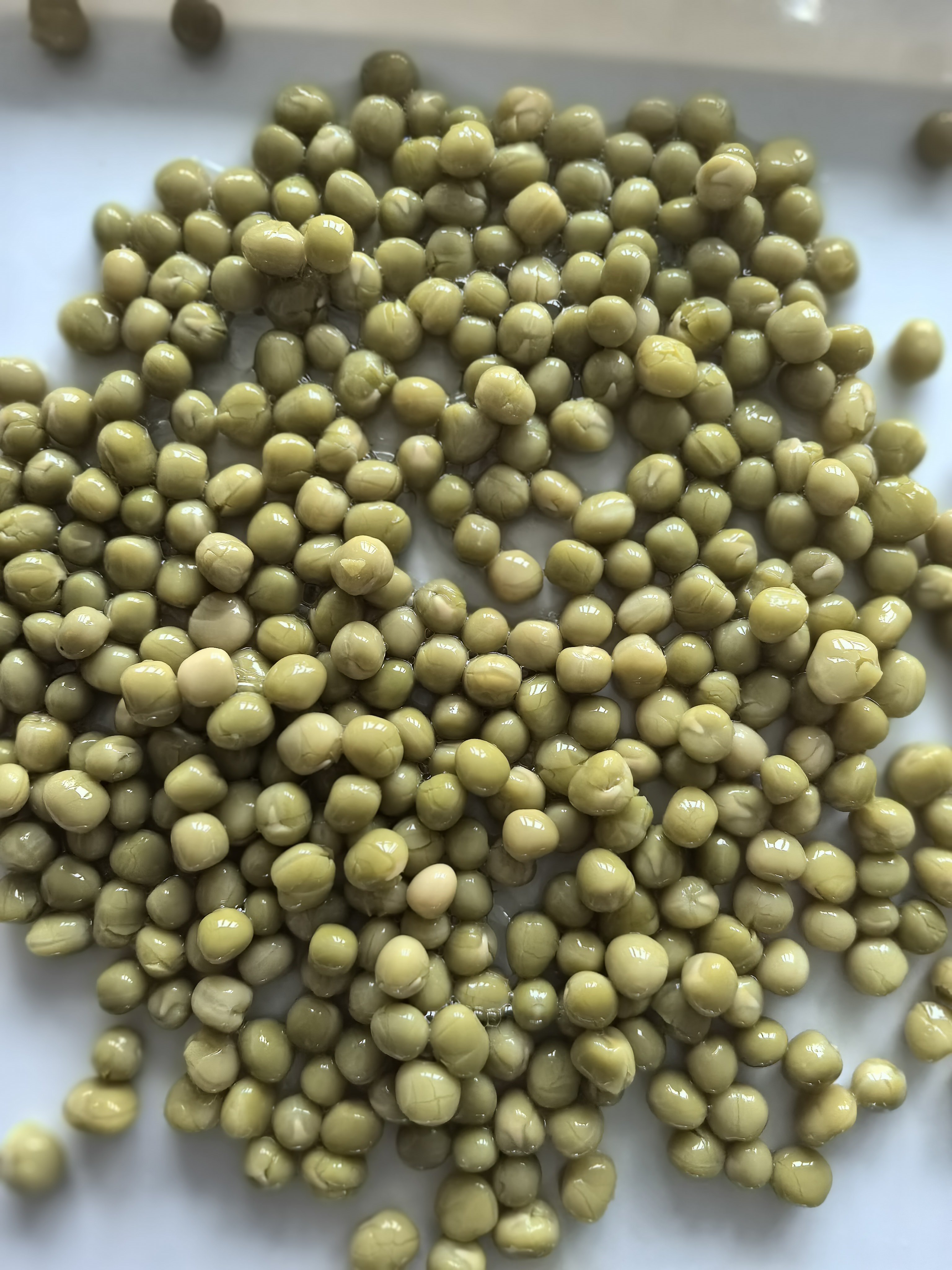 Canned green peas