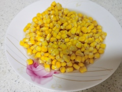 Canned sweet corn