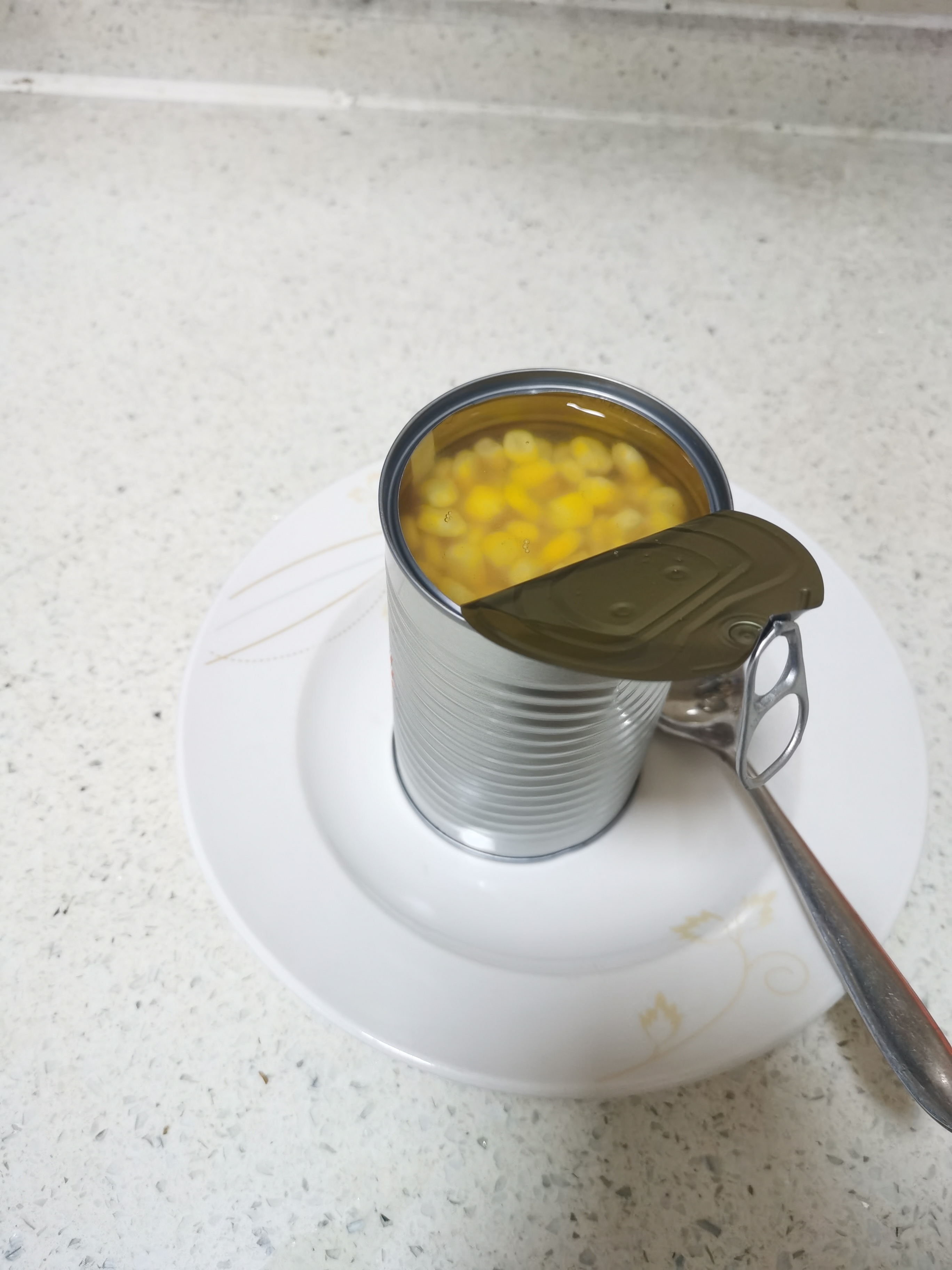 Canned sweet corn