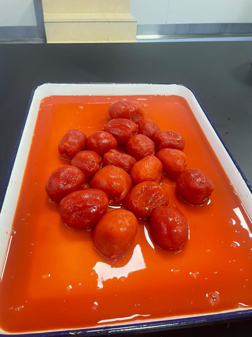 Canned peeled tomato