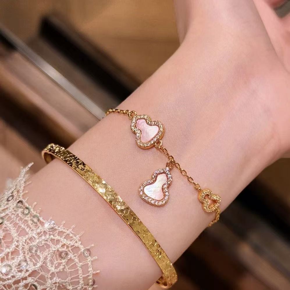 Bracelet - New Chinese Pink Mother Shell Gourd Fulu Good Luck Zircon Women's Bracelet, Gold and Silver