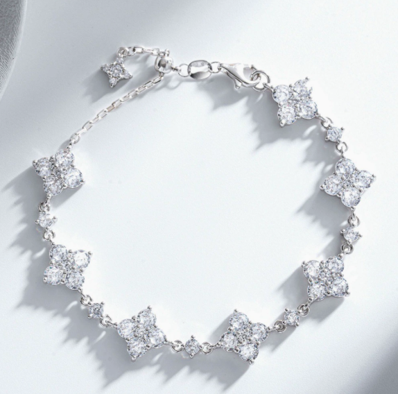 Bracelet - Simple high-end medieval style four-pointed star bracelet light luxury versatile exquisite niche design fashion commuting temperament hand ornament