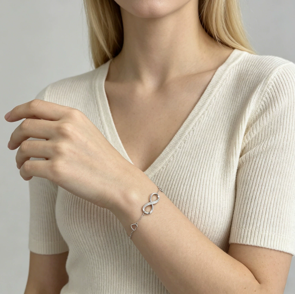 Popular 925 sterling silver unlimited 8-character bracelet women's European and American fashion light luxury niche high-end bracelet, niche summer versatile collarbone chain