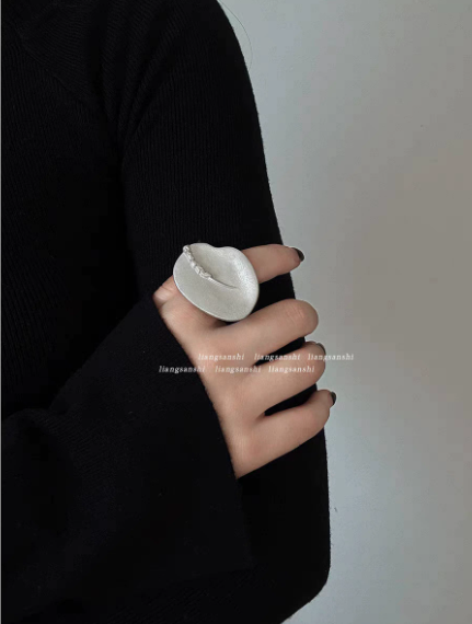 New jewelry carat tassel collar collarbone chain women's niche high-end silver open index finger ring personalized ring