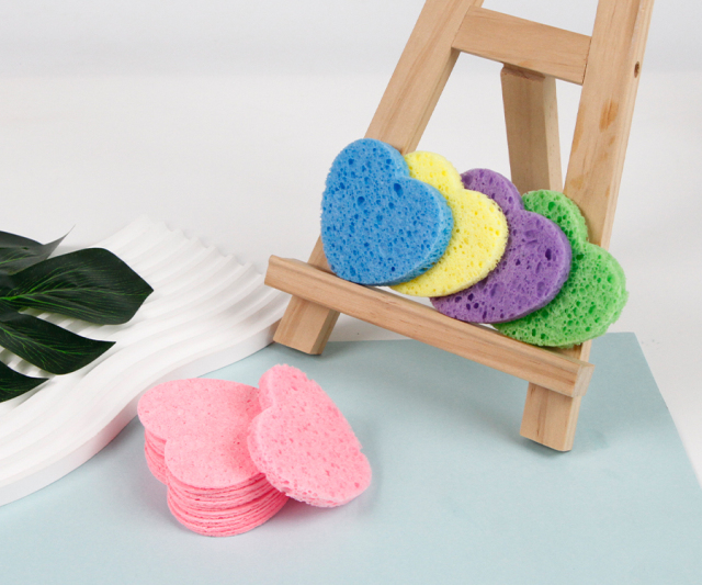 Compressed facial sponge