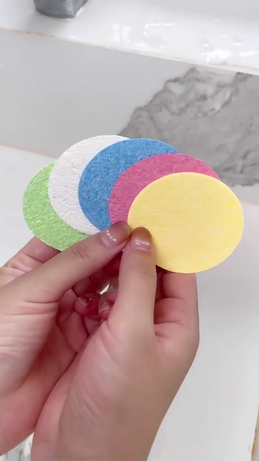 Compressed facial sponge