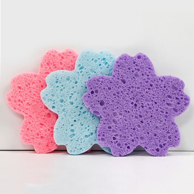 Compressed facial sponge