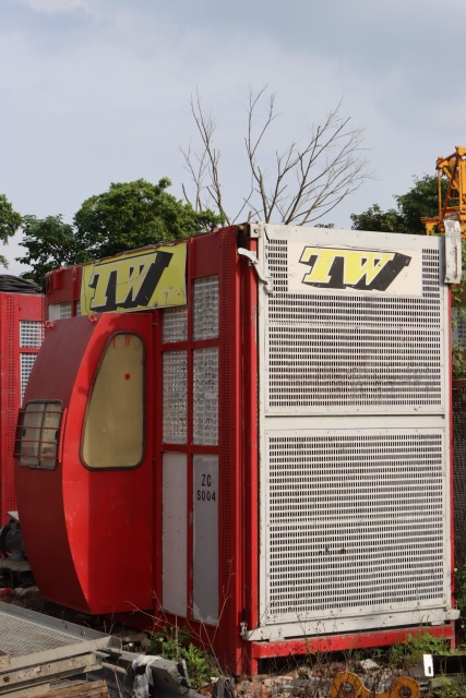 Tower Cranes,High Quality Construction Building Hoist Cargo Lift New Condition Mast Lifting Elevator with New Motor Gearbox Core Components