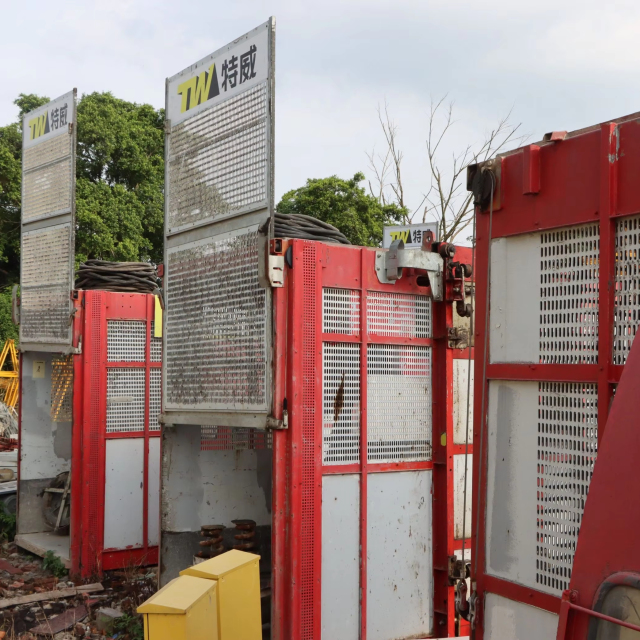 Tower Cranes,High Quality Construction Building Hoist Cargo Lift New Condition Mast Lifting Elevator with New Motor Gearbox Core Components