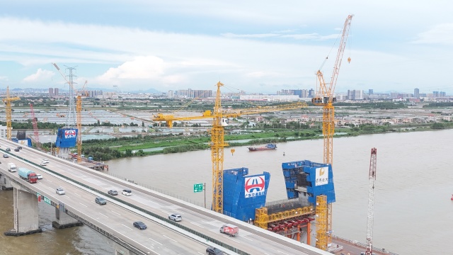 Tower Cranes,Zoomlion L315-20 Luffing Jib Tower Crane - Heavy Duty Construction Equipment for High-Rise Buildings