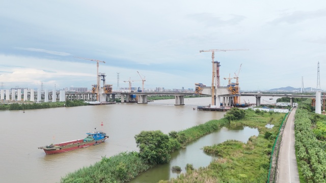 Tower Cranes,Zoomlion L315-20 Luffing Jib Tower Crane - Heavy Duty Construction Equipment for High-Rise Buildings