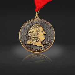 Custom 3D Running Medals | Bell Center Race Medals