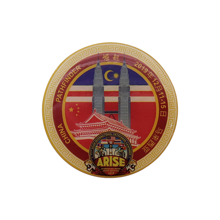 Customizable metal commemorative badges for exclusive use in meetings and events with epoxy pins.