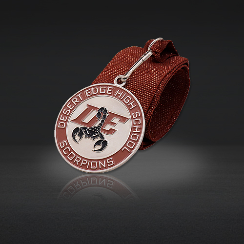 Customizable metal enamel medal with laser-engraved logo - University graduation commemorative medal