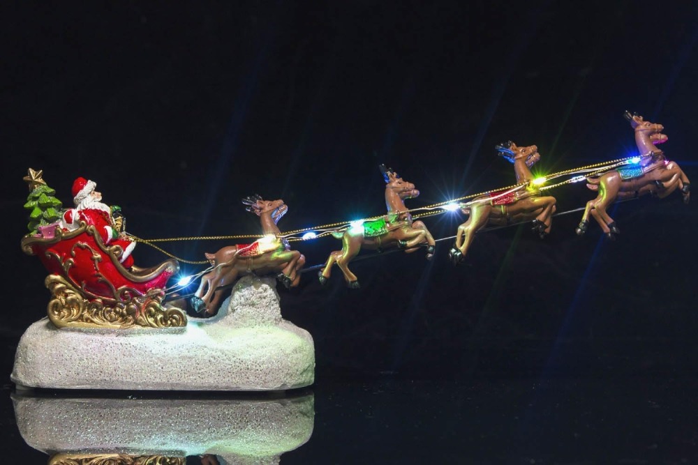 Christmas Winter Santa's Sleigh with 8 Reindeers