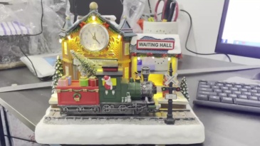 Wholesale Animated Christmas Station Clock, innodept12 Moving Train Scene, MOQ 8 PCS