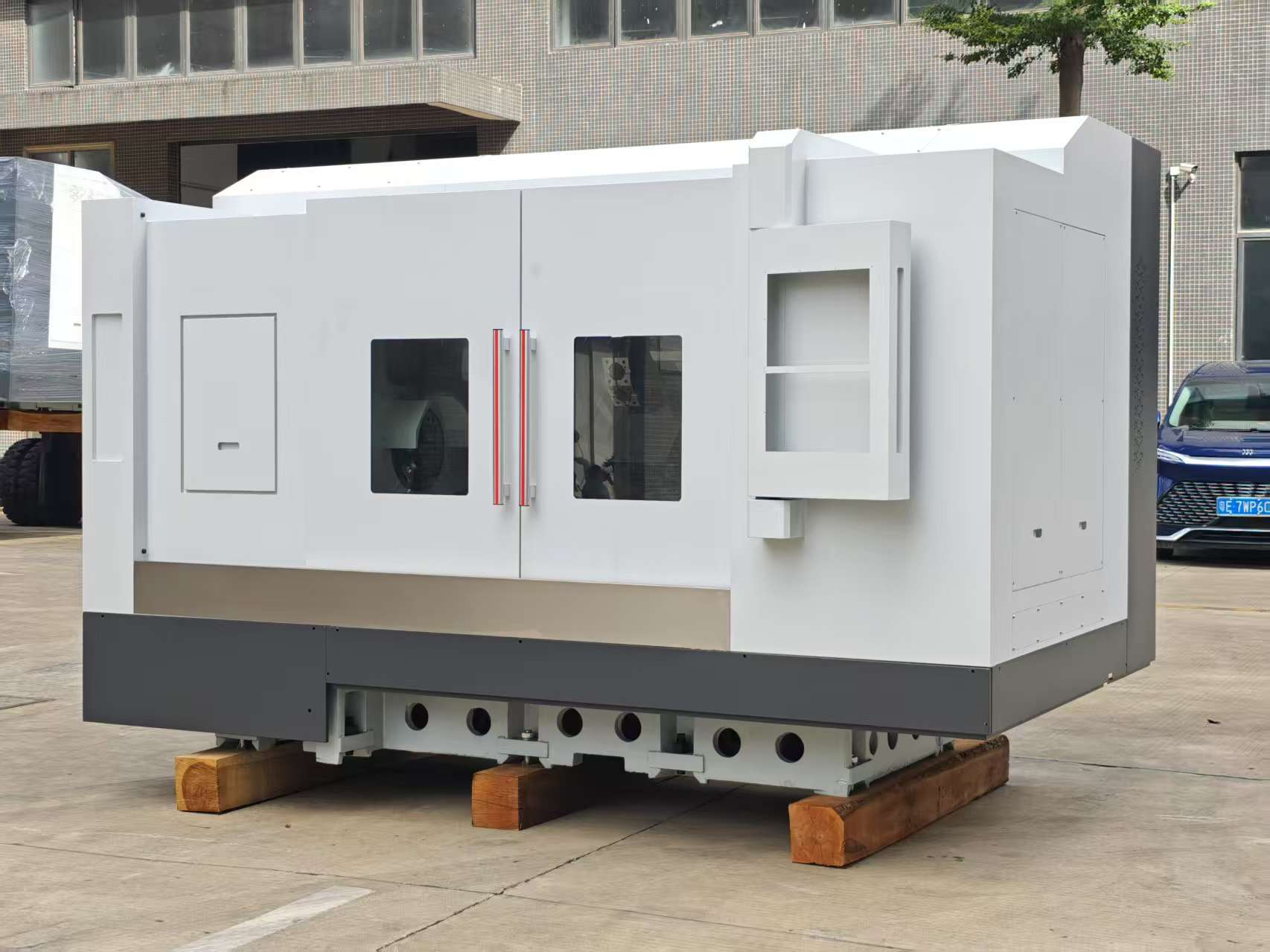Single Spindle with Inteprolated Y-axis and Tailstock