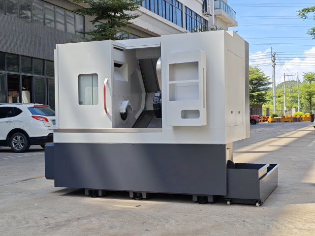 Single Spindle with Orthogonal Y-axis and Tailstock