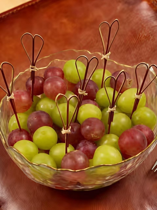 200Pcs Red Bamboo Skewer with Looped Heart Natural Eco-friendly Fruit Skewer Bar Party Food Stick