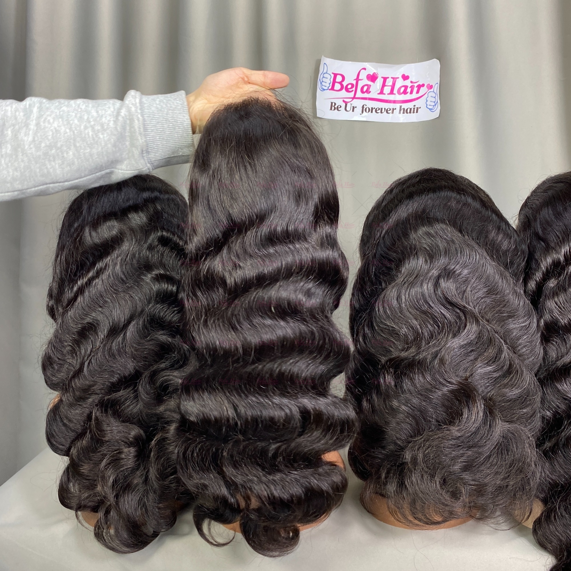 Wholesale V Part Human Hair Wigs Brazilian Virgin Body Wave 200% Density Pre Plucked Glueless Middle Part Wig
