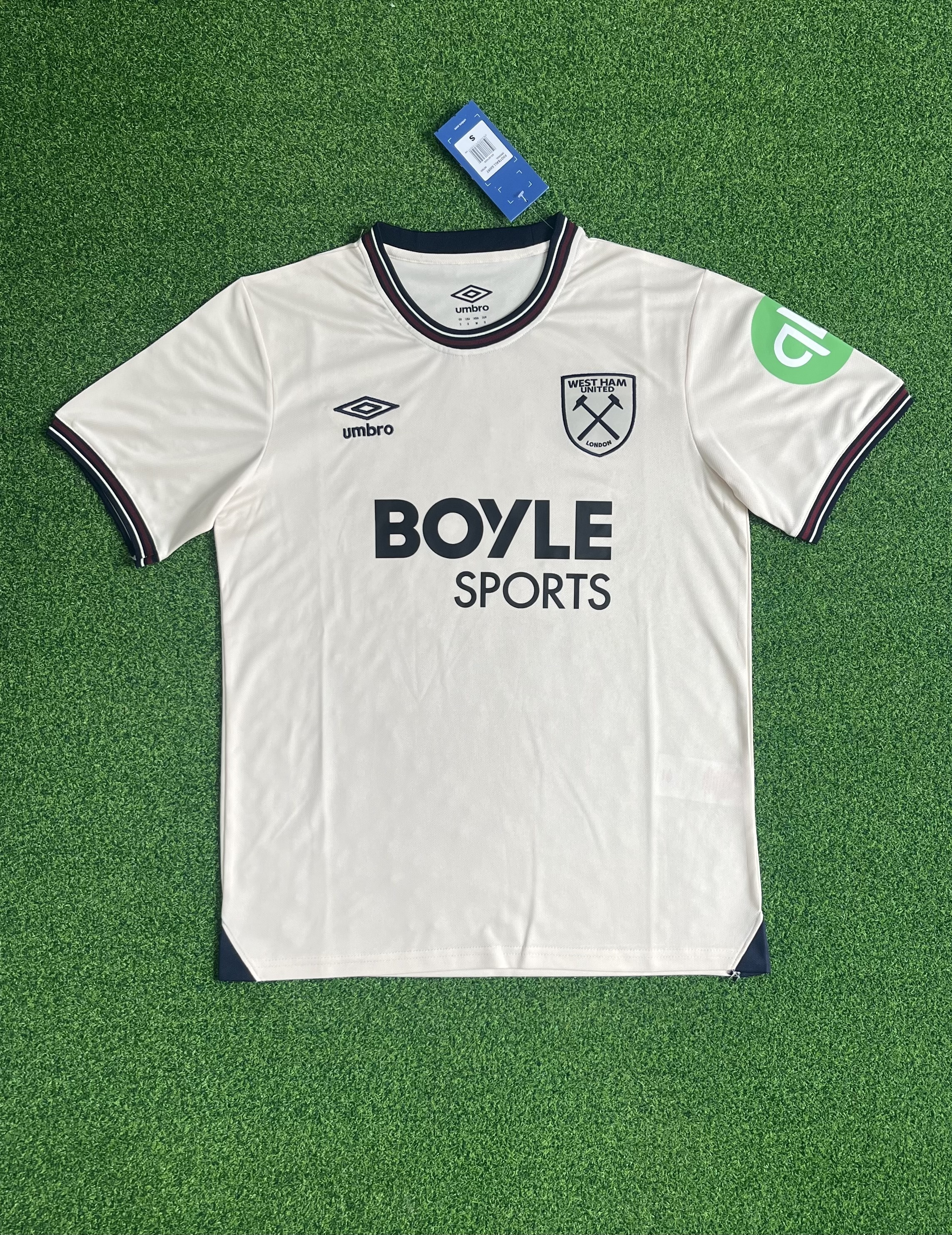 2526 West Ham away jersey