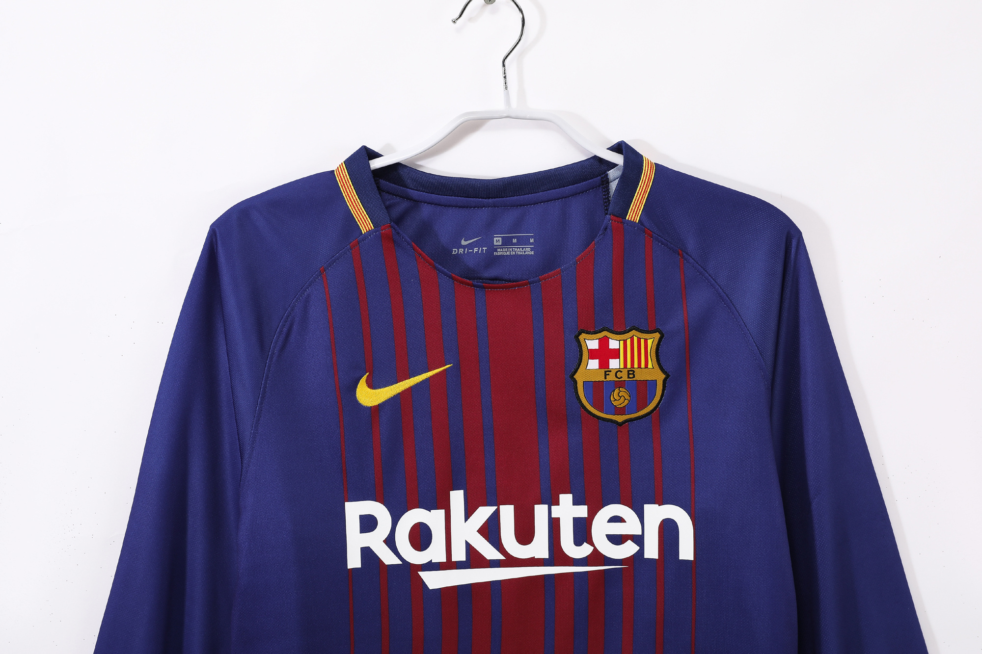 Long sleeve: 2017/18 Barcelona home
