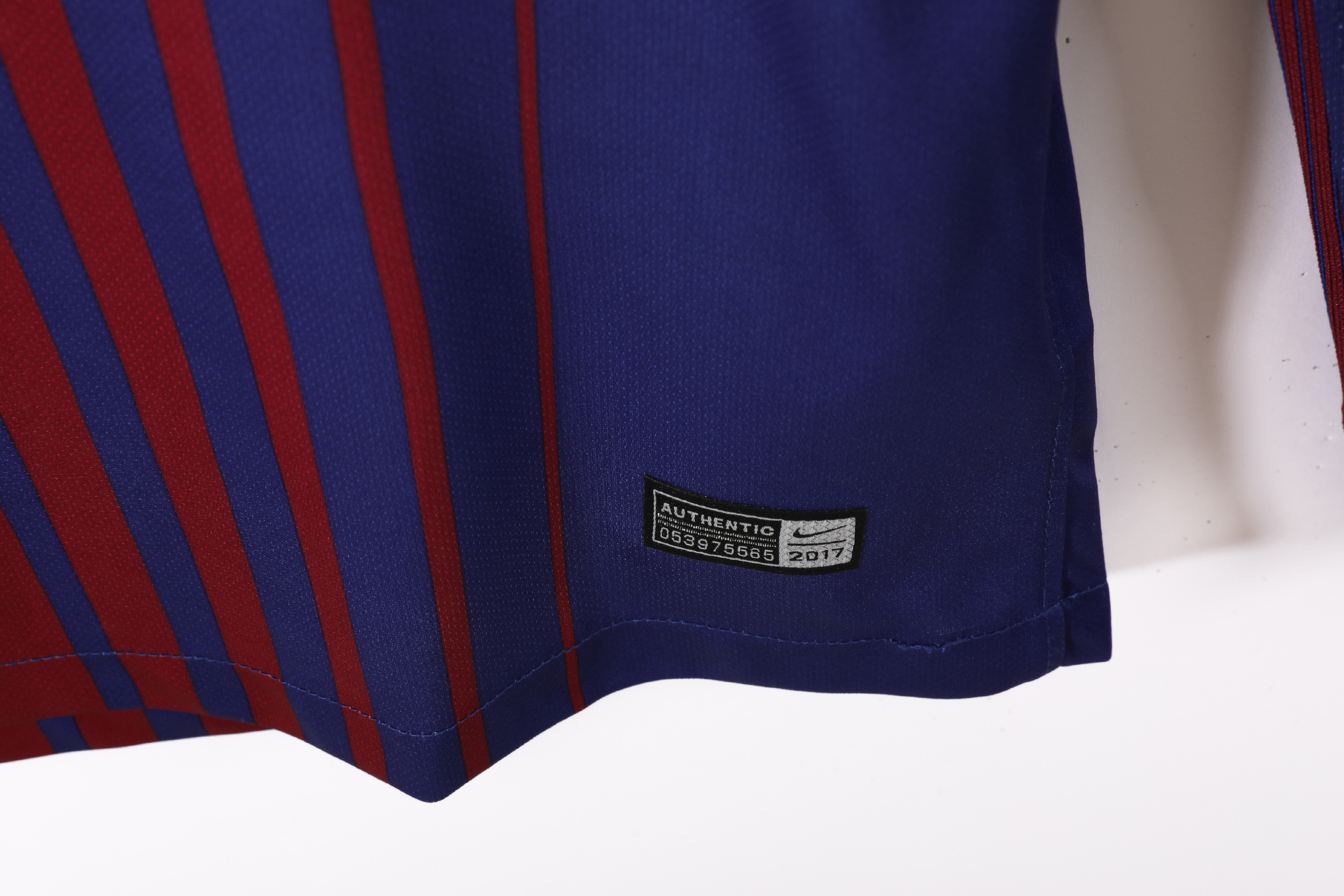 Long sleeve: 2017/18 Barcelona home