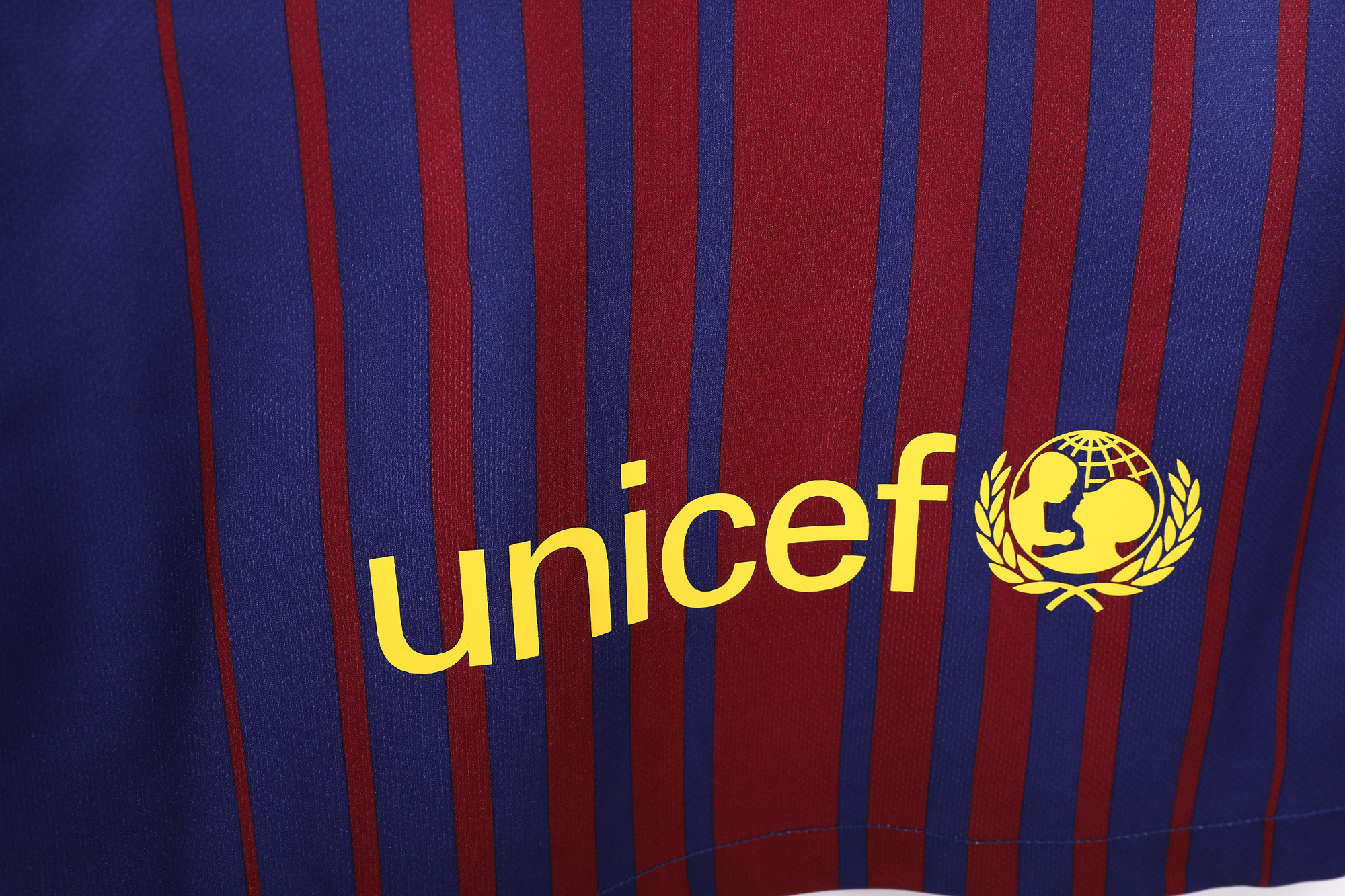 Long sleeve: 2017/18 Barcelona home