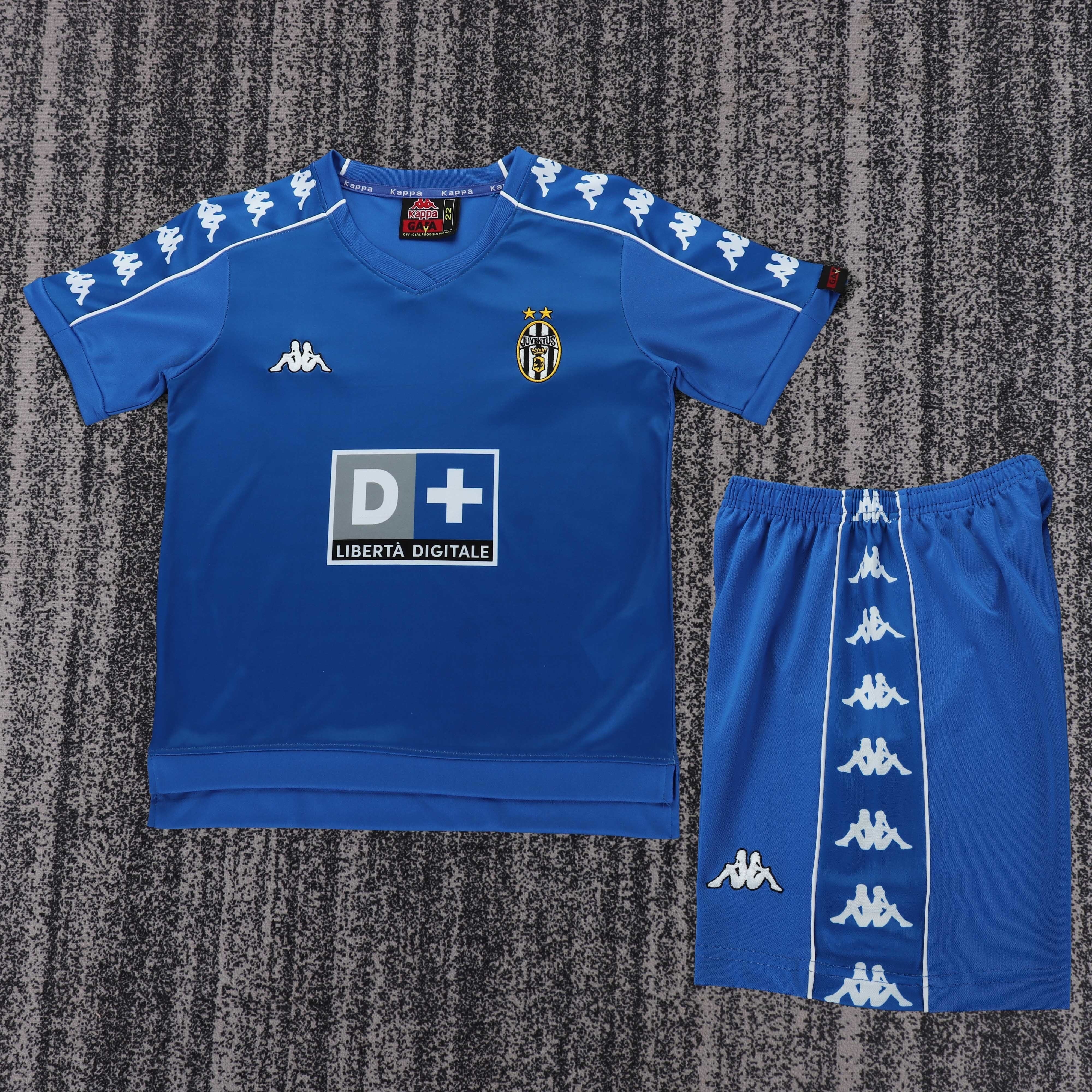 Juventus away kids' wear 1999-2000 season