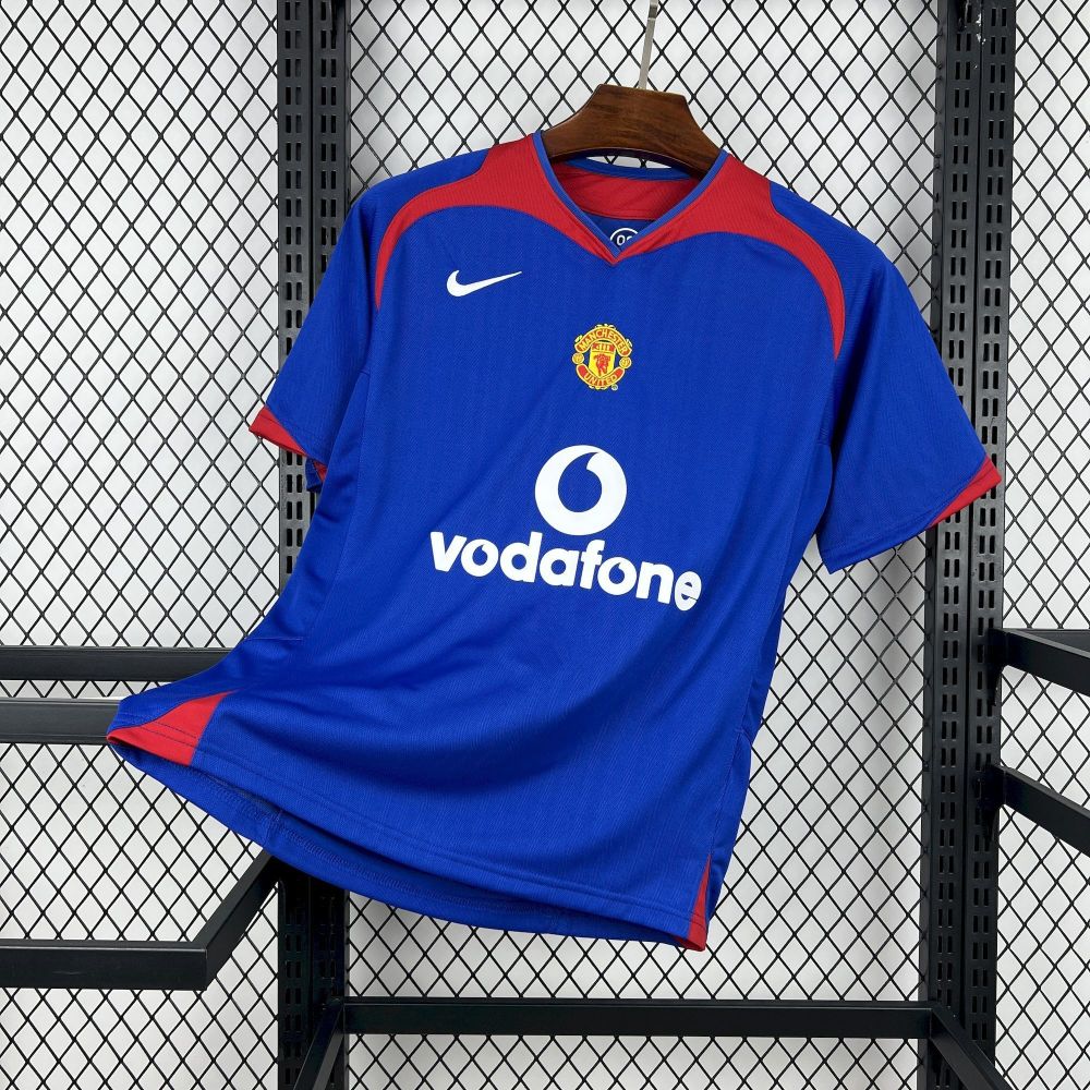 Retro Manchester United 2005/06 Away Jersey