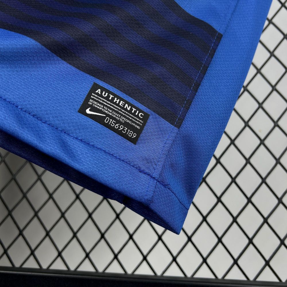 Retro Manchester United 2011/13 Away Jersey