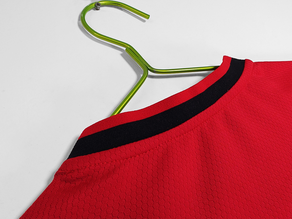 Retro Manchester United  2019/20 Home Jersey