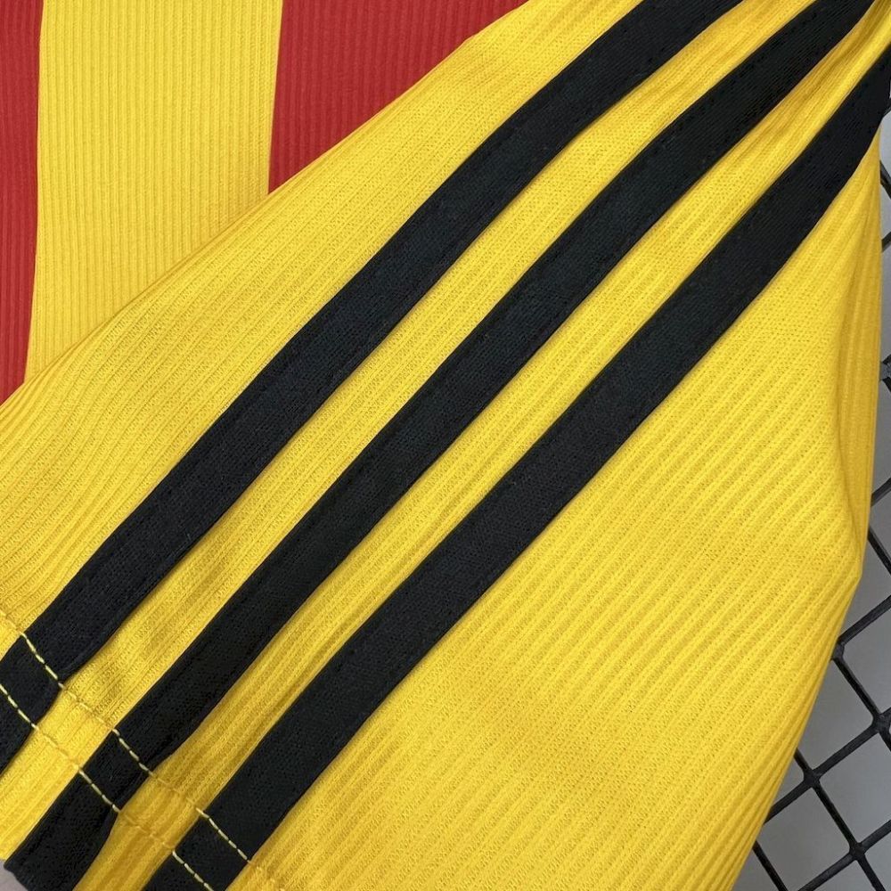 Galatasaray 1999/00 Home Retro Jersey