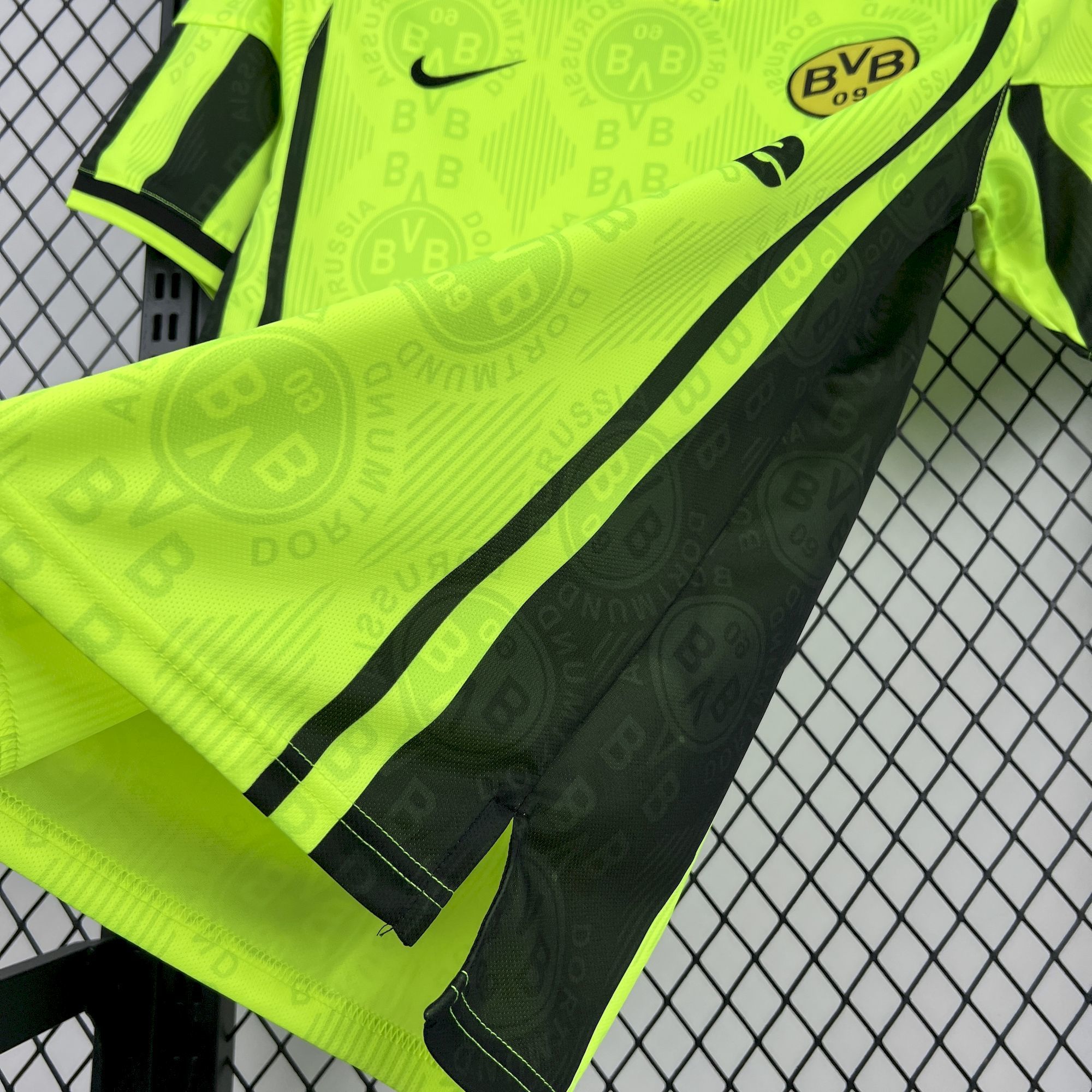 Retro Borussia Dortmund 1996/97 Home Jersey