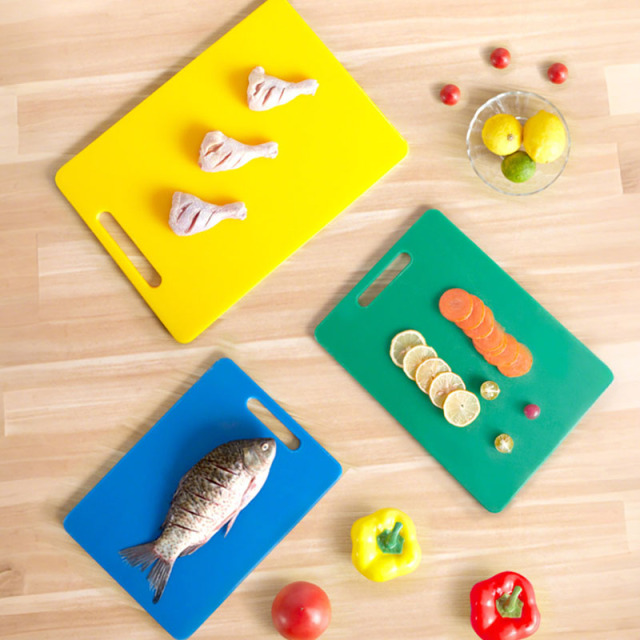 Food-grade PE Cutting Board – Antibacterial & Mildew-resistant