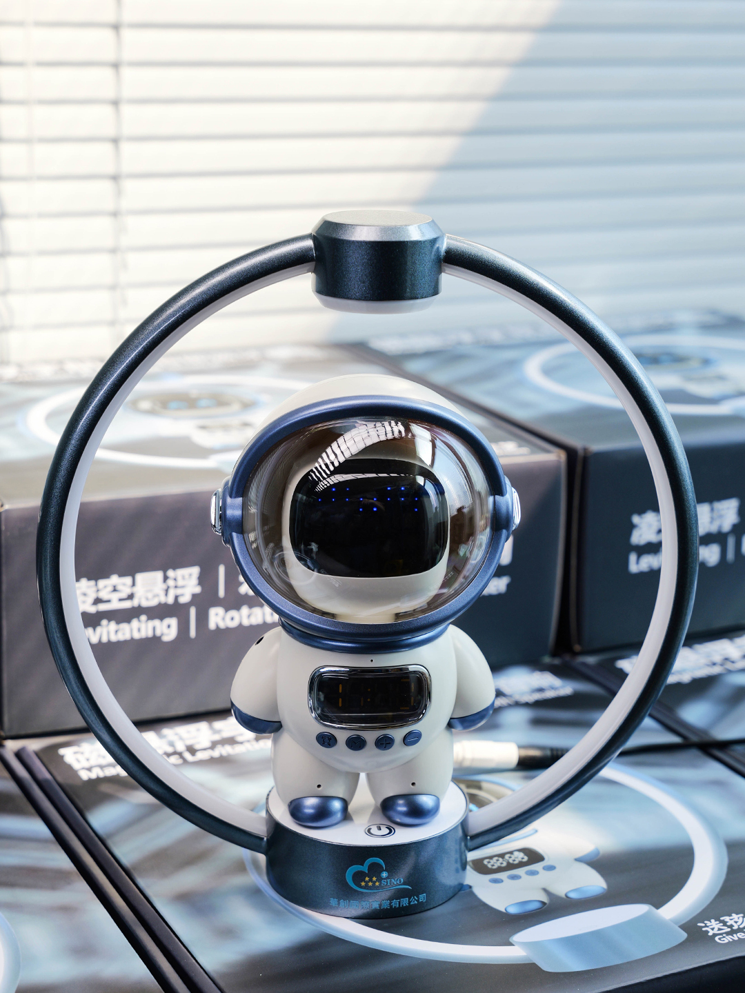 Astronaut Bluetooth Speaker - product view 9