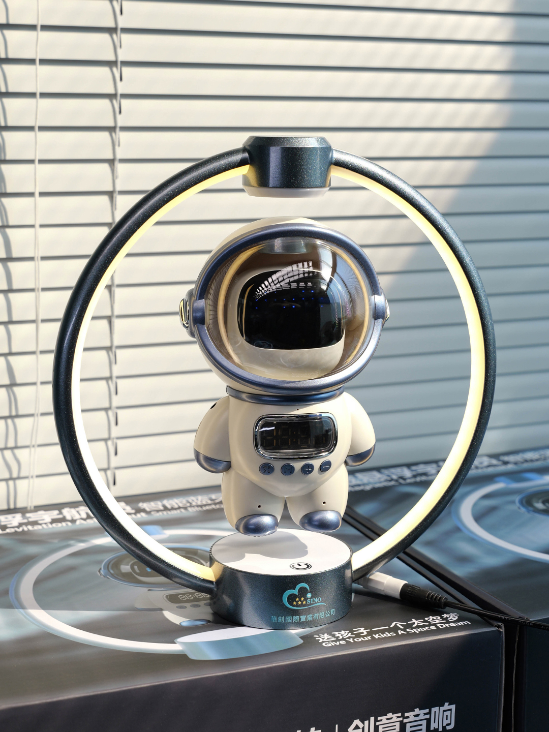 Astronaut Bluetooth Speaker - product view 2