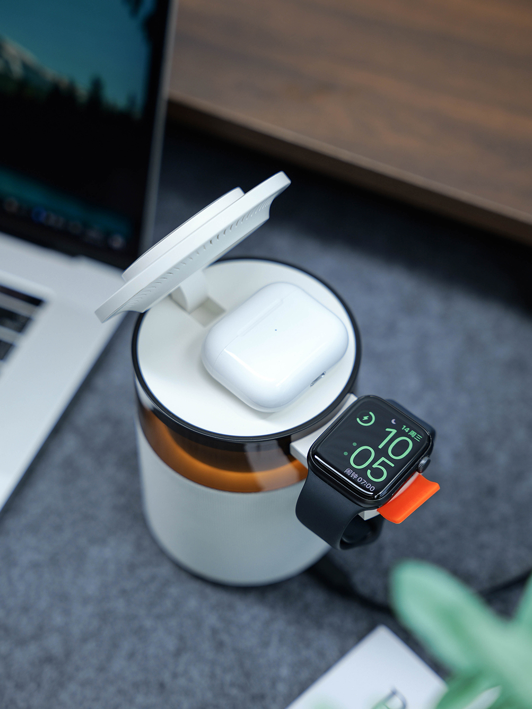 Custom Wireless Charging and Keyboard Gift Set for Executives